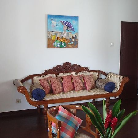 Blue Seas Guest House Dehiwala-Mount Lavinia Exterior photo