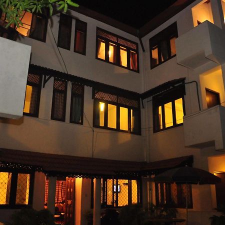 Blue Seas Guest House Dehiwala-Mount Lavinia Exterior photo