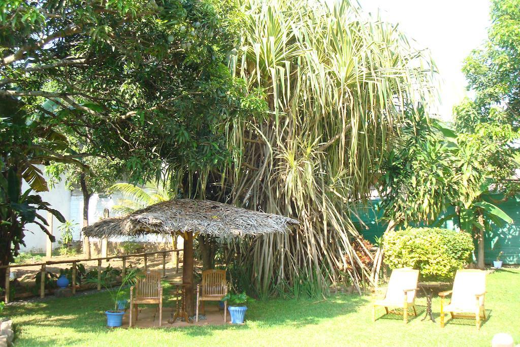 Blue Seas Guest House Dehiwala-Mount Lavinia Exterior photo