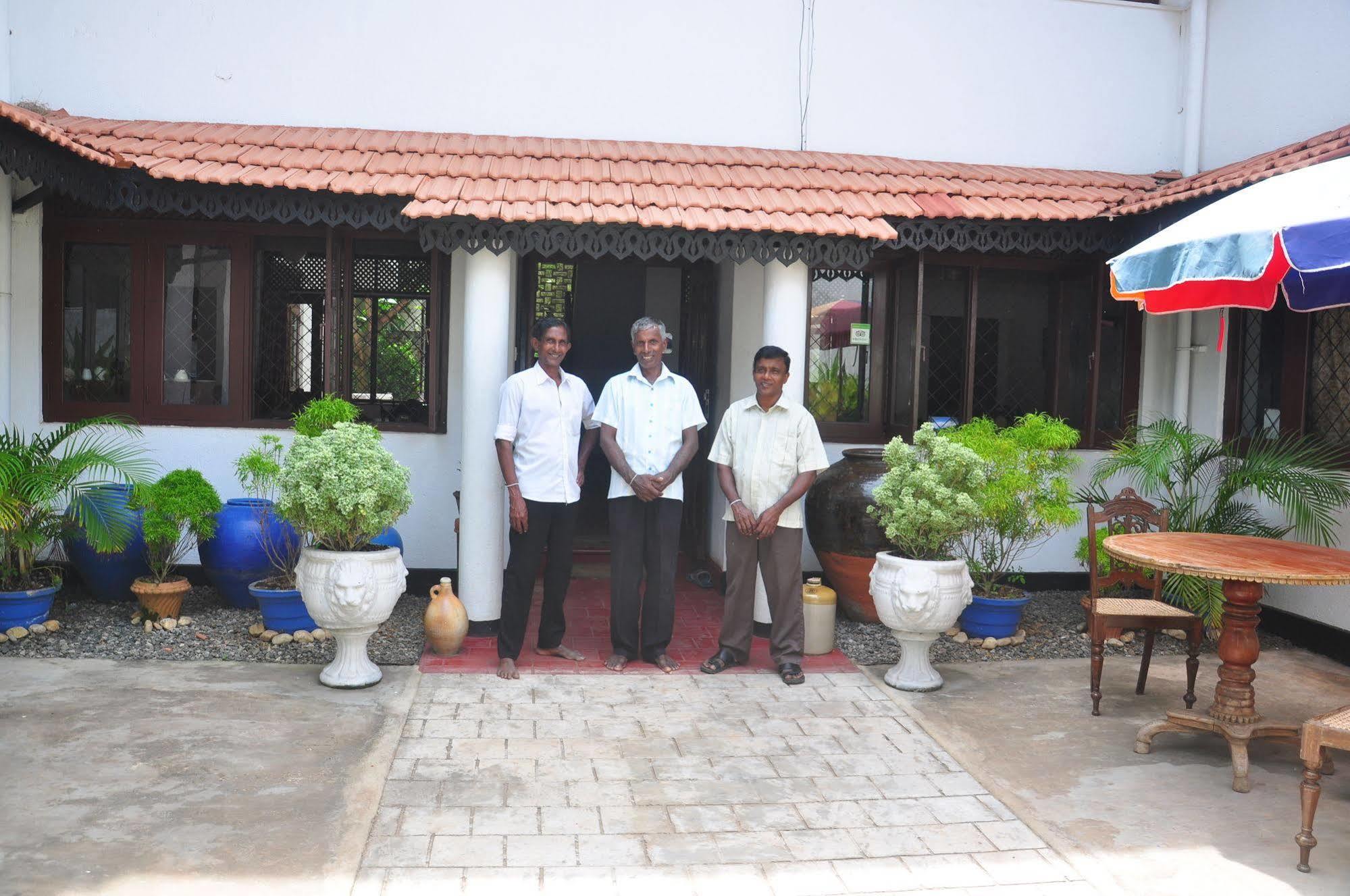 Blue Seas Guest House Dehiwala-Mount Lavinia Exterior photo